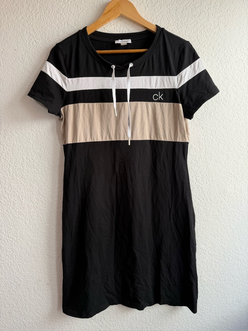 Calvin Klein T Shirt Dreas Black Beige Womens Size Medium Preppy